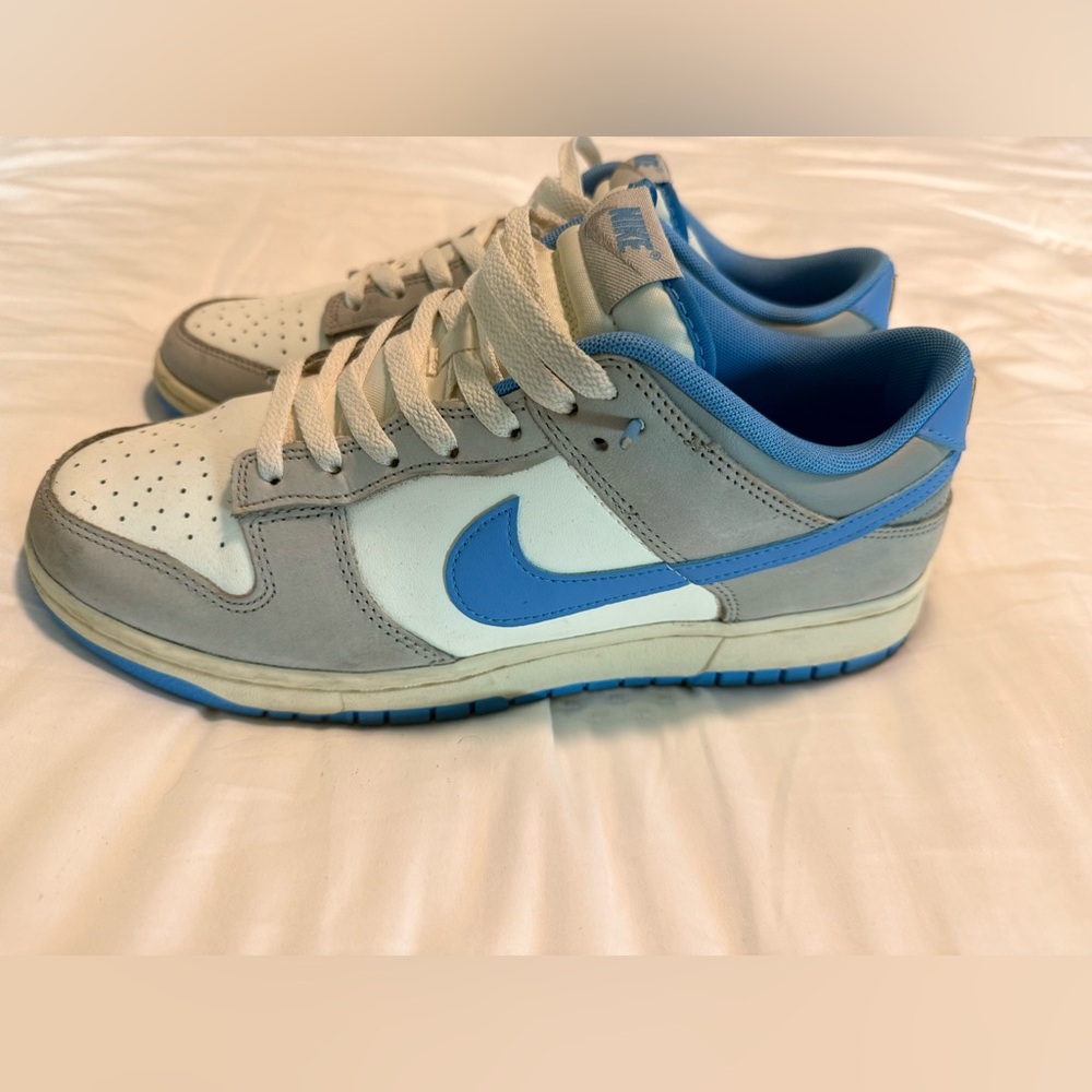 Men’s Nike, size 10. Excellent condition.